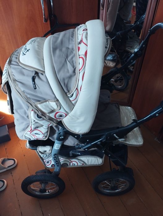 Коляска демисезонная