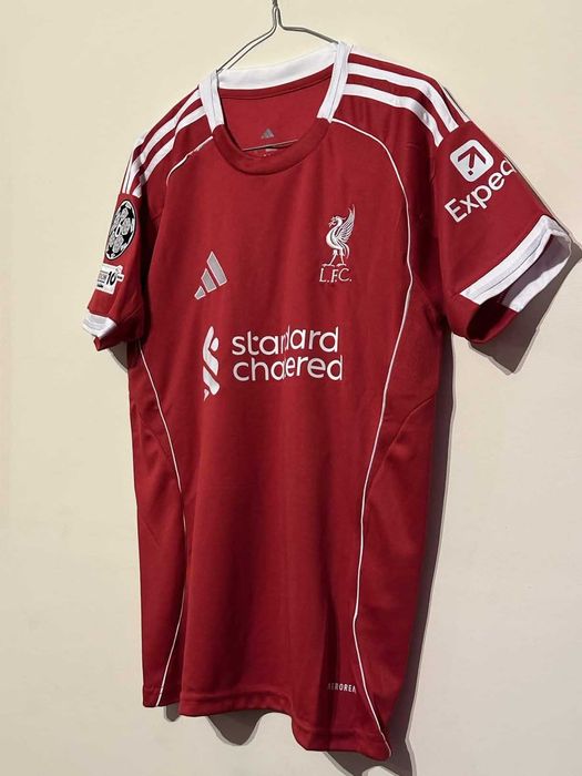 Тениска на Liverpool FC с Ekitike и баджове на Шампионска Лига - НОВА!