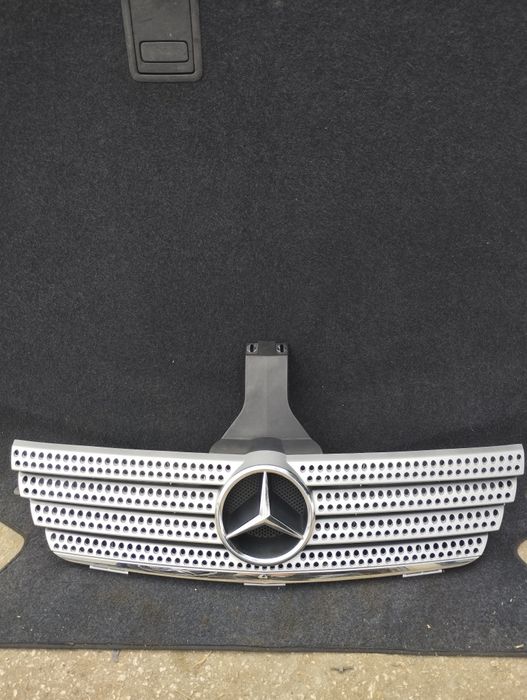 Предна решетка за Мерцедес C-class , w203 купе