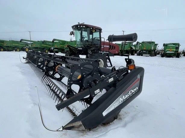 Продается MacDon M105