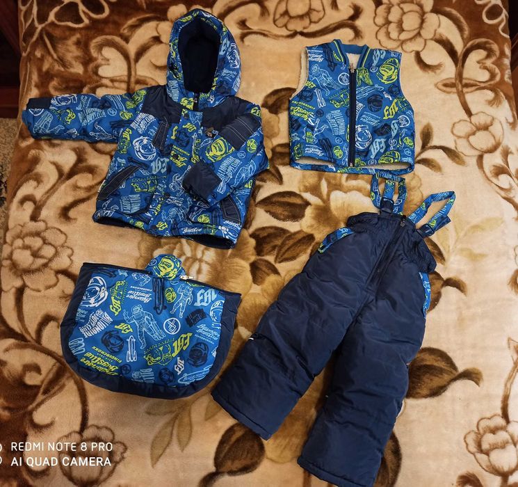 Продается детский комбинезон трансформер