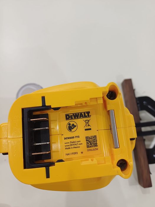 Dewalt dcw600 18v mașina de frezat