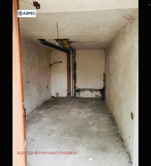 Продава се Гараж / Паркомясто в Плевен, Широк център - 14 кв.м за 984 €/кв.м - Снимка #1