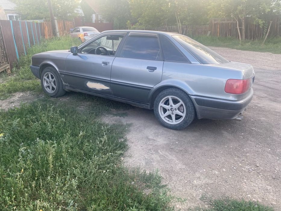Продам Ауди В4 срочно