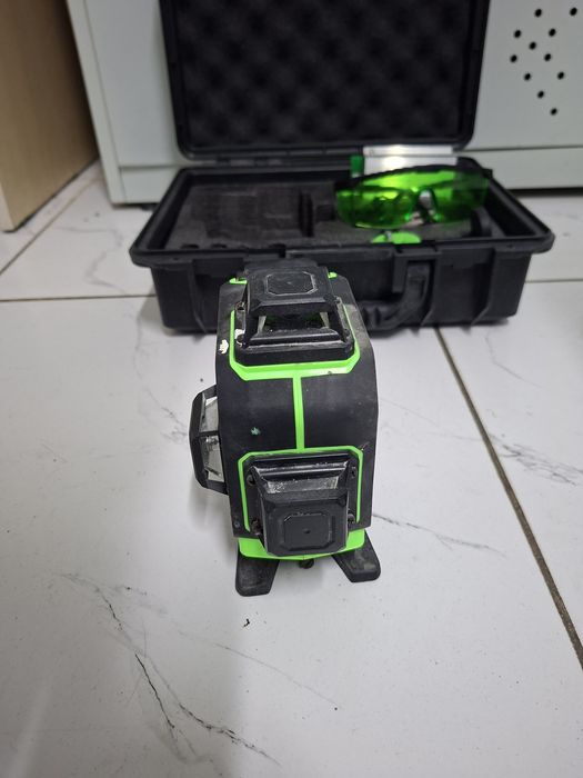 Лазерный уровень Spark Pro (16 линий)