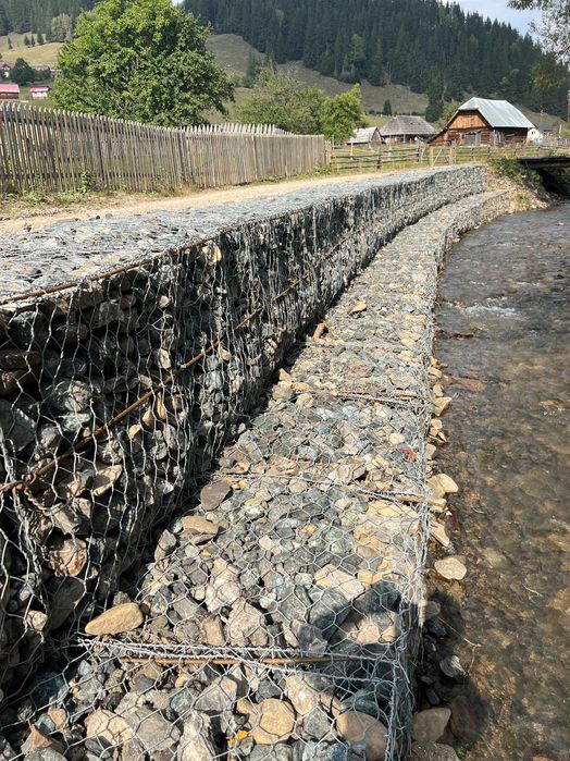 Piatră gard / piatră decorativă / piatră gabion / piatră vulcanică