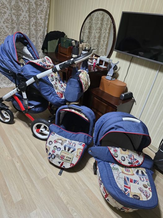 Продам детскую коляску 3 в одном