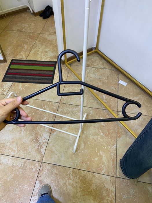 Продам вешалки для одежды