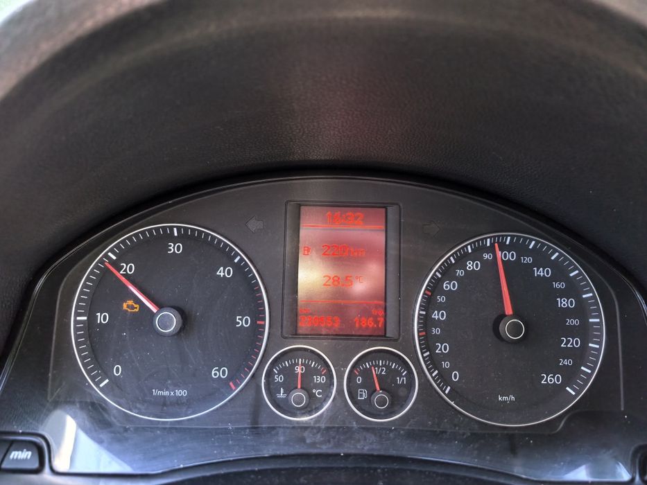 Vw Golf 5 1.9TDI BLS 105к.с 5 скорости на части