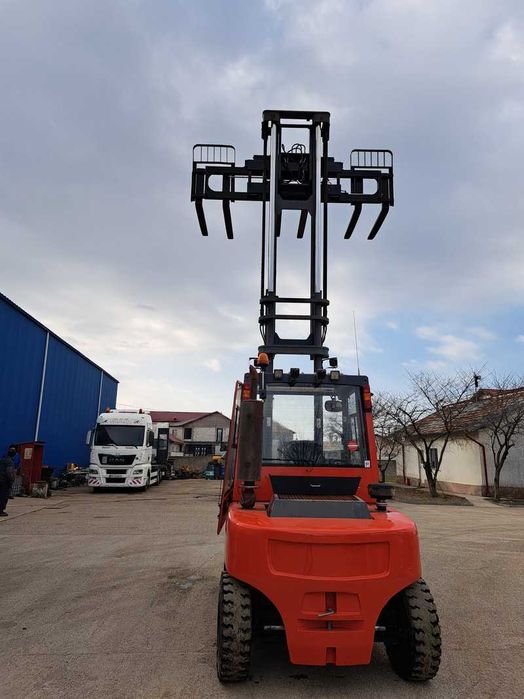 Stivuitor Dan Truck-Jungheinrich, ridica 9 tone ,H 3,20 metri ,an 2013
