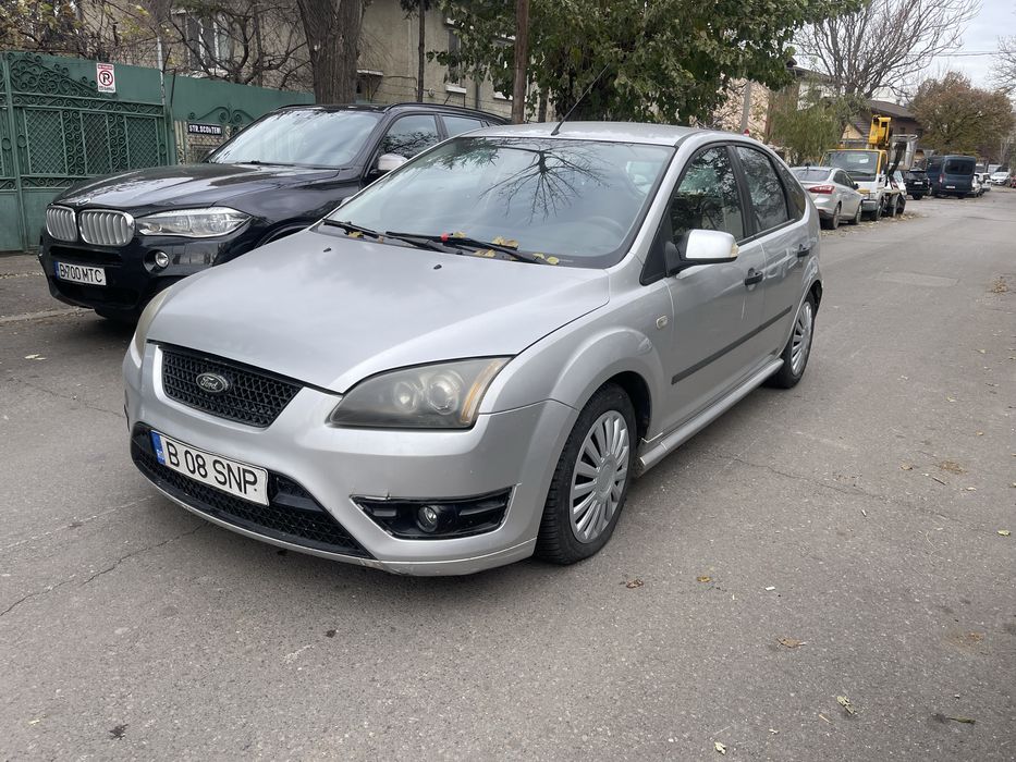 Dezmembrez ford focus 2