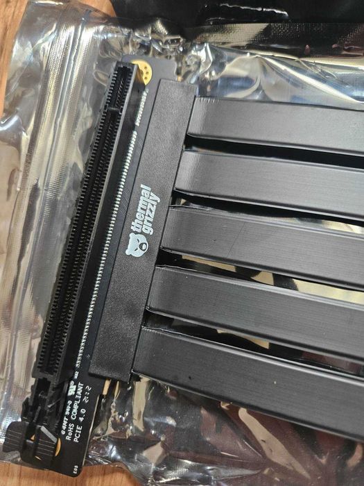 Вертикален монтаж на видеокарта / PCI Extender / PCI Riser - Thermal Grizzly