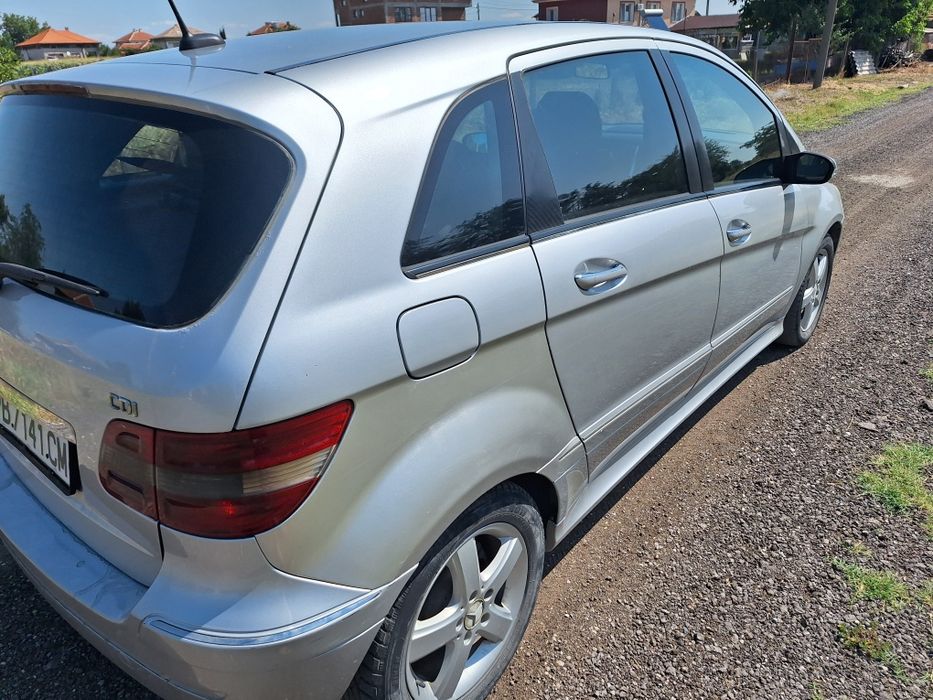 Продава се Мерцедес  В 180 CDI