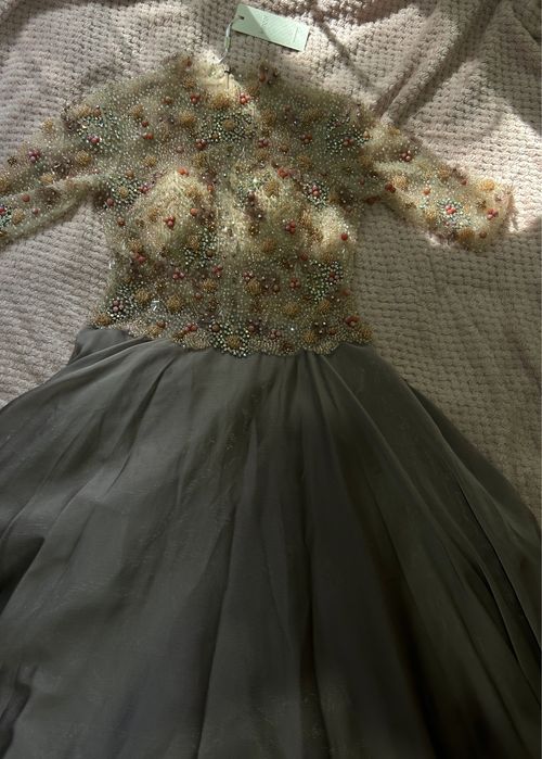 Вечернее платье от бренда Kenzel