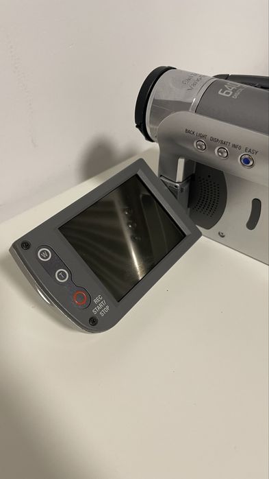 Vand camere video/foto vechi