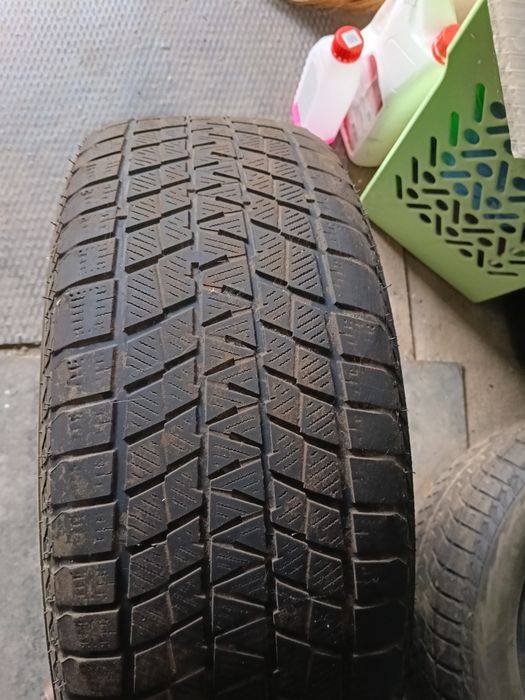 Зимние шины  215/60/16