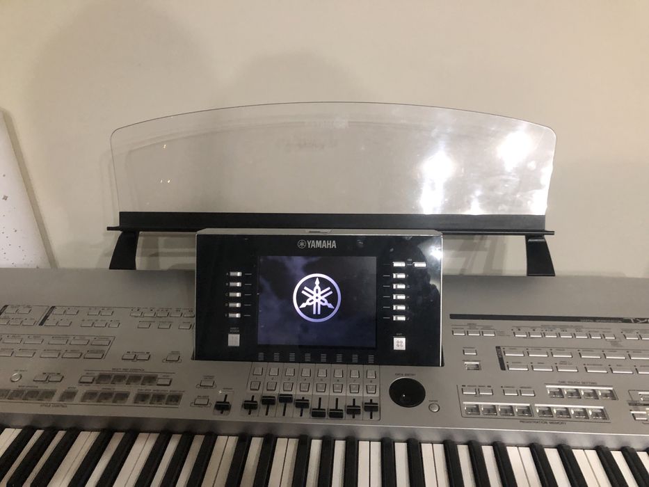 Pian Yamaha Tyros 4 stare ca nou!