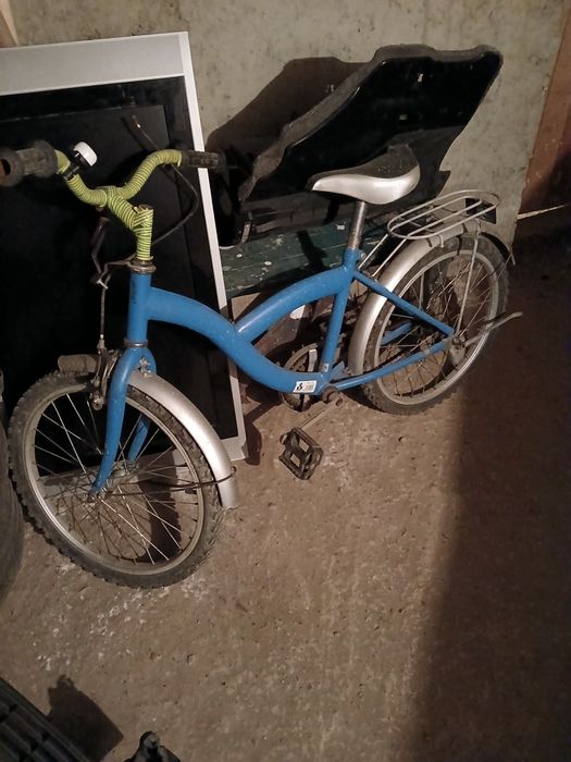 Vând bicicletă pentru DHS