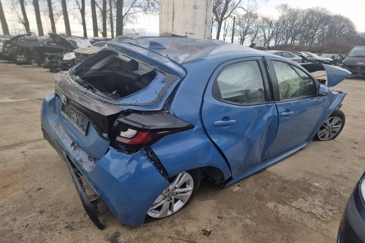 usa portiera dreapta fata volan alternator electromotor haion compresor clima Toyota Yaris 2022  motor 1.5 benzina   dezmembrez