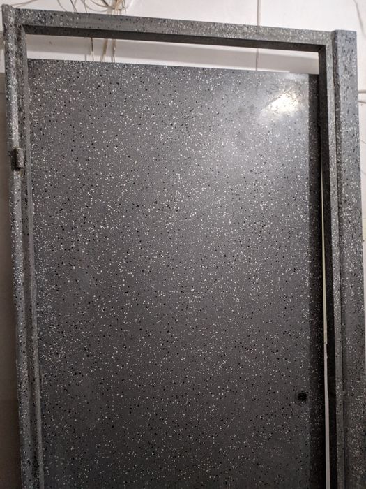 Дверь стальная ,входная б/у