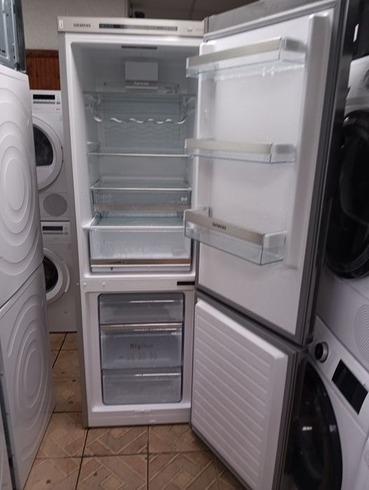 Иноксов комбиниран хладилник с фризер Сименс Siemens 2 години гаранция