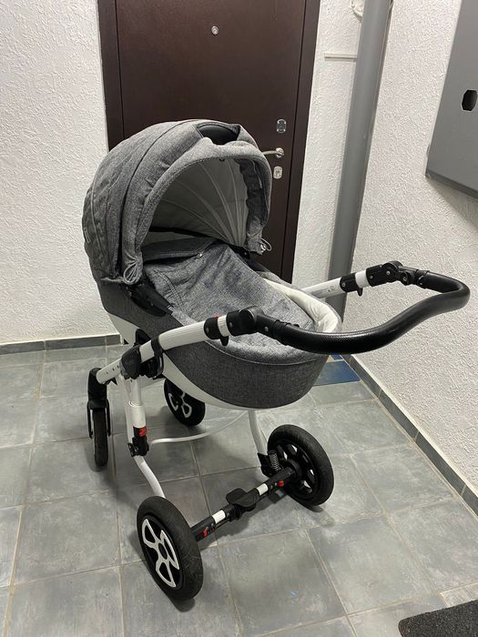 Продам коляску отличного качества