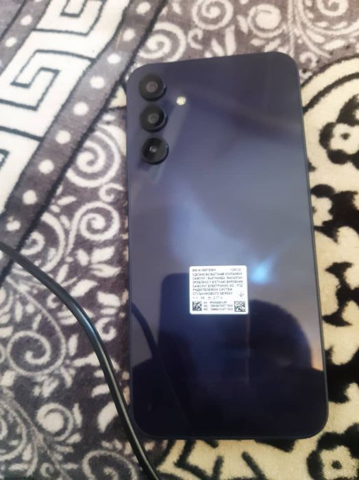 Samsung a15 sotiladi xotira 128 ga 6  karboka dakumit bor