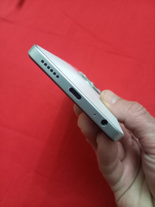 Продаю телефоны.