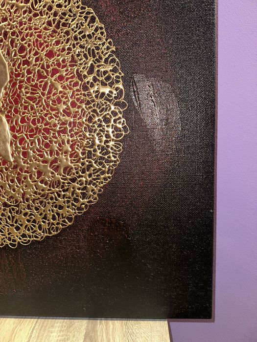 Tablou abstract modern texturat, realizat pe pânză canvas, cu relief și accente aurii.