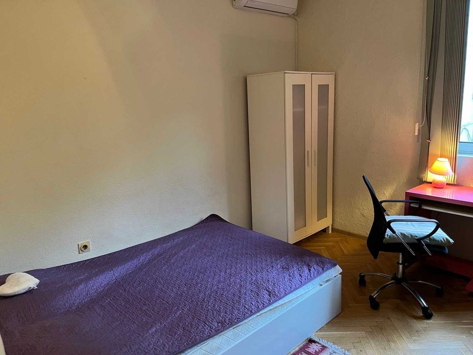 Дава се под наем Четиристаен апартамент в Пловдив, Център - 100 кв.м за 228.99 € - Снимка #2