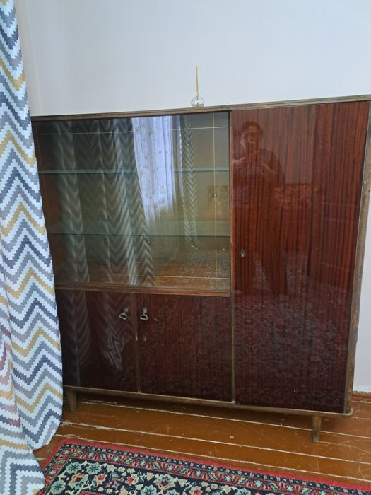 Сервант Германия (ГДР) и диван