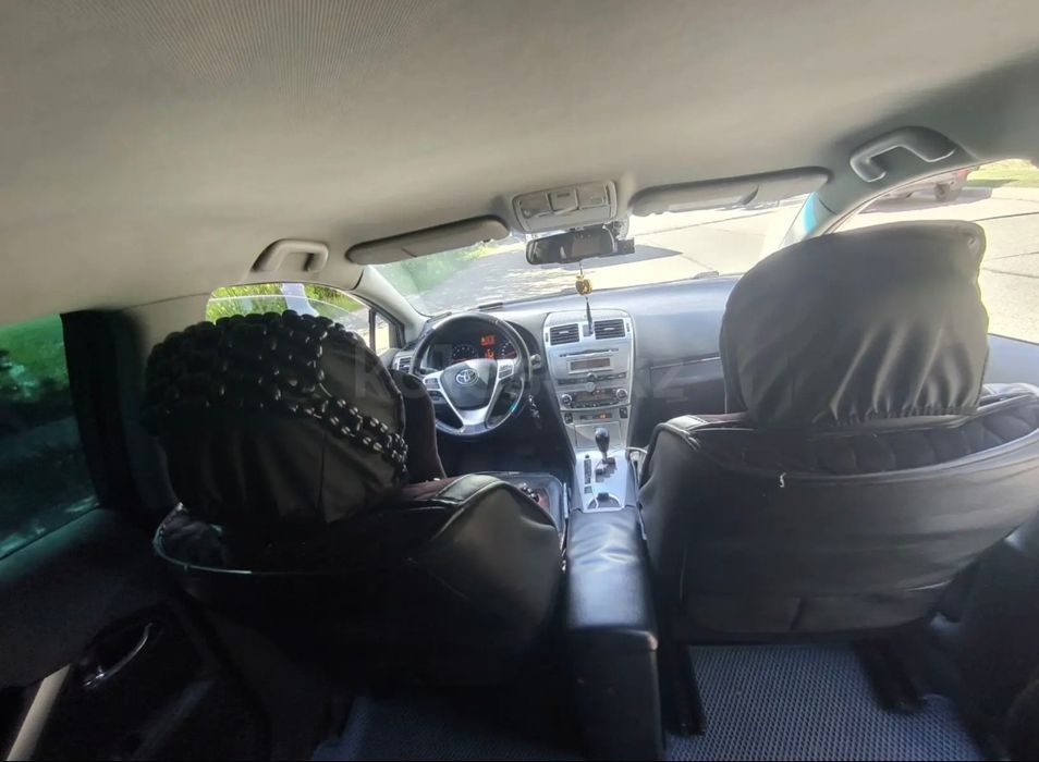 Toyota Avensis 2012г