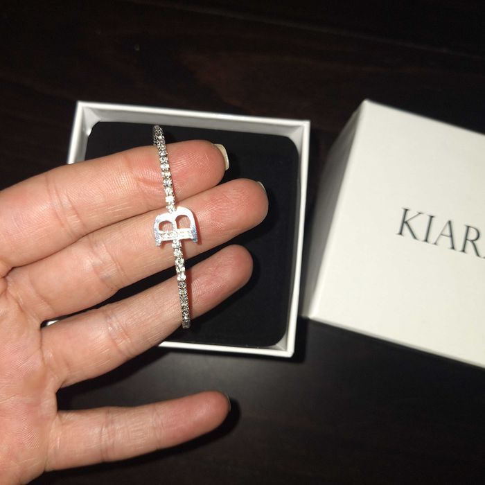 Нова Гривна Kiara