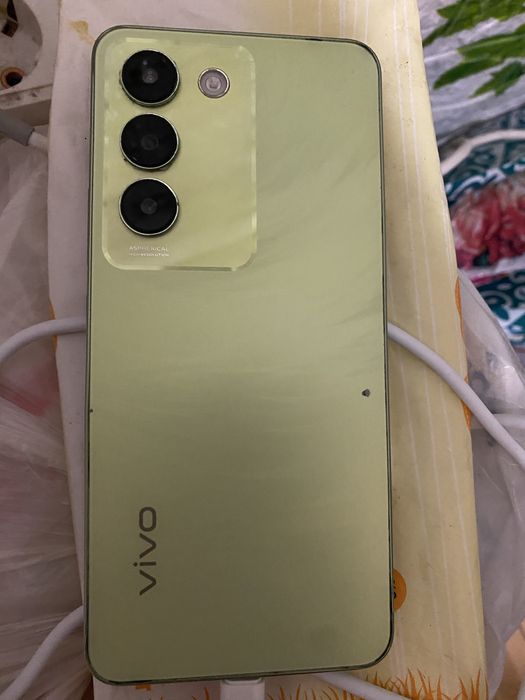 Продам Vivo Y 100