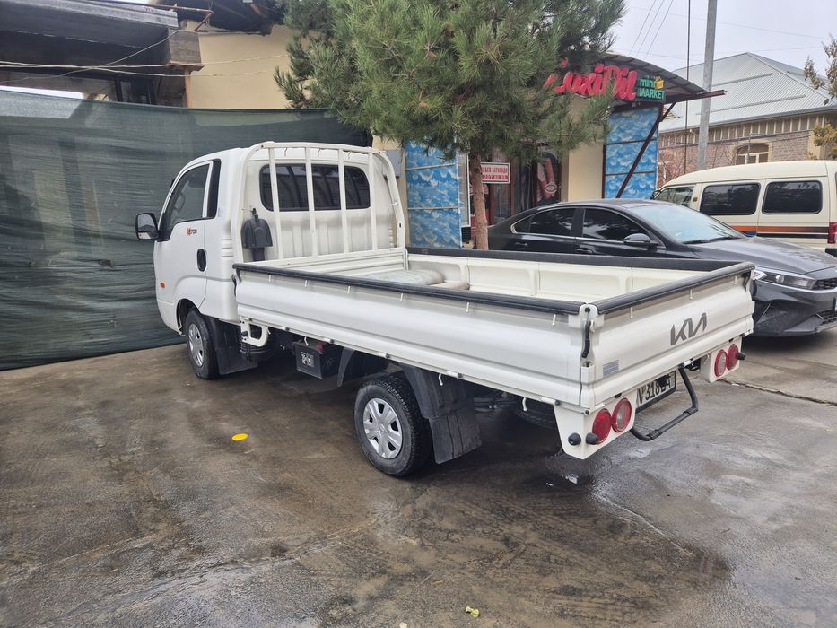 Kia Bonga нахт пулга сотилади!