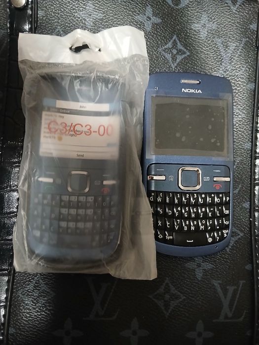 Assalom alekum telefon sotiladi Original Nokia C3 black Qora rang