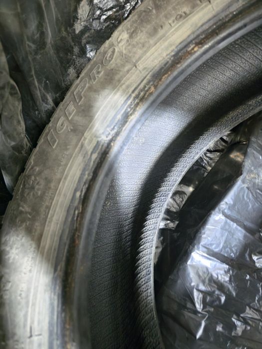 Продам комплект б/у зимних шин