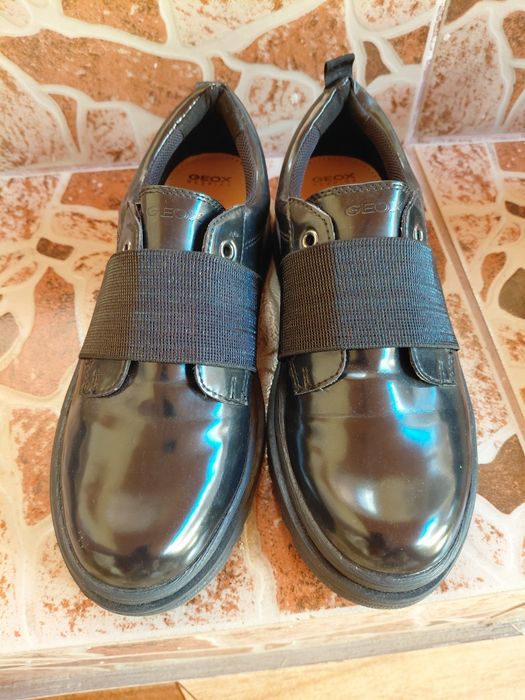 De vânzare  adidași