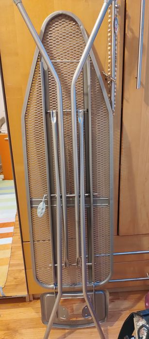 masă de călcat/ scândură de călcat