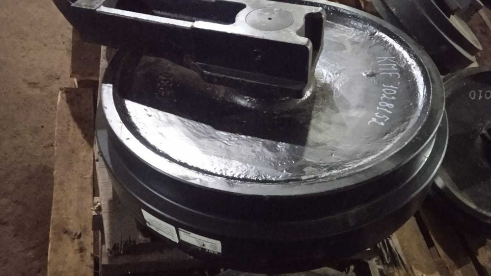 Натяжное колесо (ленивец) для экскаватора CATERPILLAR 330,336.