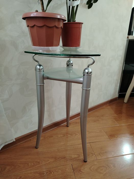 Тумба под цветы и т. Д.