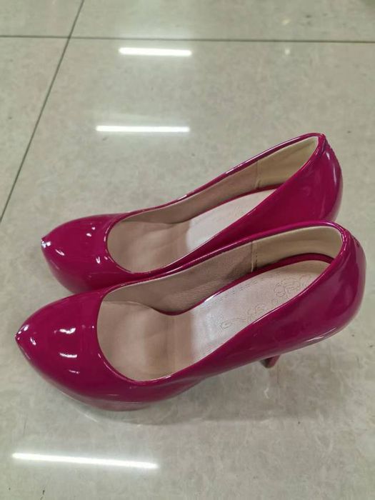Pantofi roz cu toc
