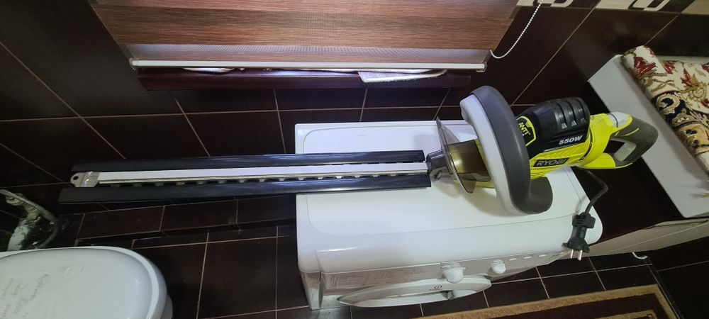 Кусторез электрический Ryobi 550w