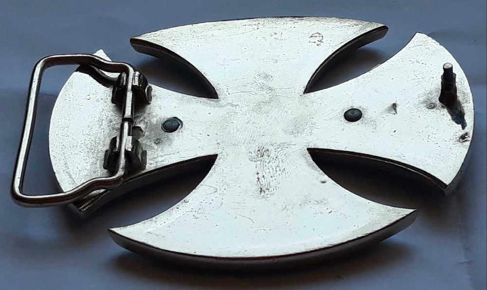 Катарама със Малтийски кръст