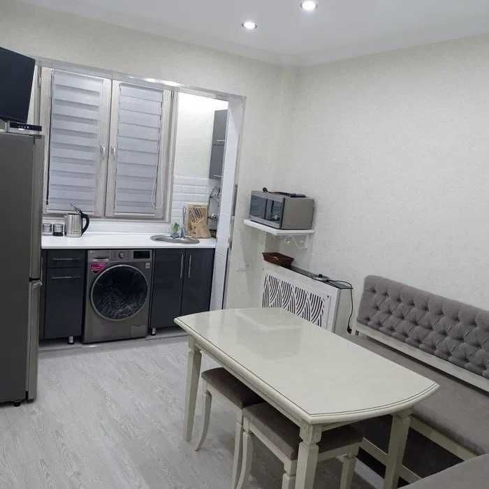 СДАЕТСЯ СЕМЬЯМ ЕВРОДВУШКА! 70м2| Чорсу базар 374*