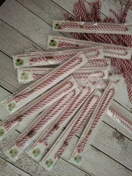 мартеници на едро и дребно/десятки и единични