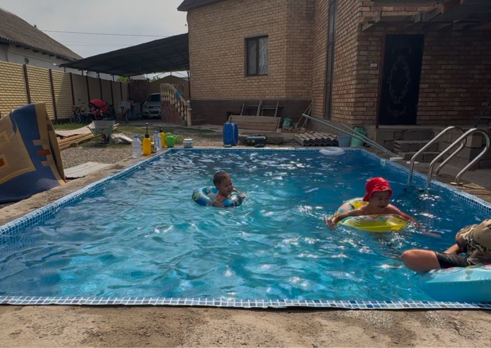 Продается дом с бассейном