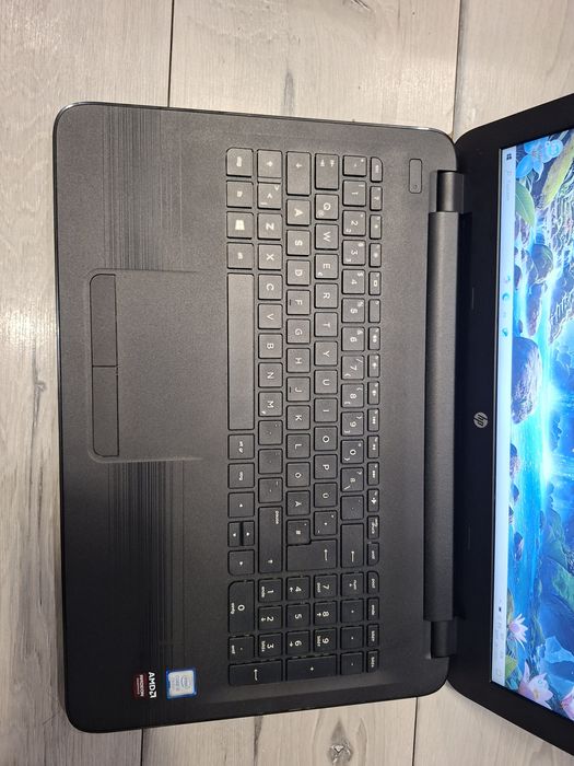 Hp 15 ay-i5 7200u/8гб/250гб ссд/R5 M330