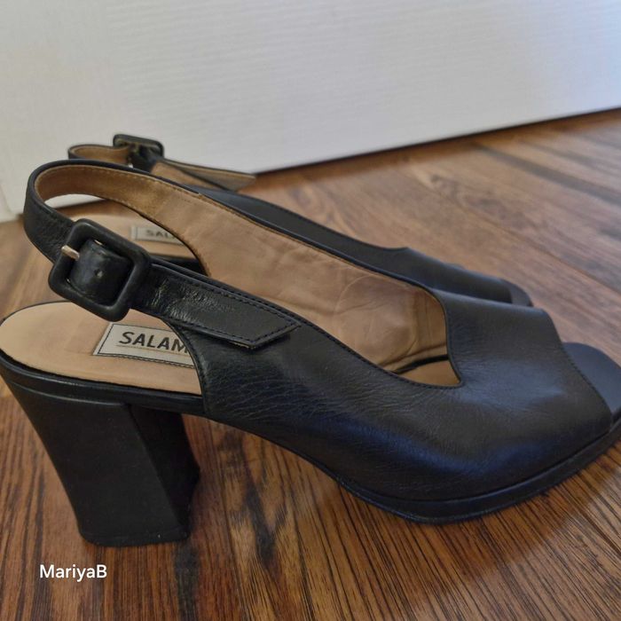 Елегантни сандали на ток Salamander