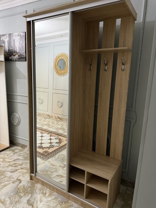 Продается шкаф в прихожию
